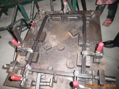 上海月凌金屬拉彎廠 專業提供20方管彎管、車架加工及焊接組裝服務